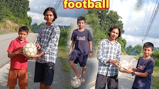 Aaja bata football khalna lagyo 😅 #football