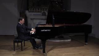 Luca Mennella plays Robert Schumann: Carnaval op.9