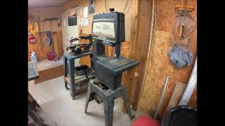 Changing seized bearing guides on a bandsaw