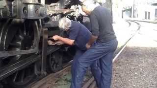 Steam Train - Katie - Grease in CT - A hammer is a useful thing! 27 Apr 2014