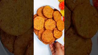 गेहूं के आटे से बनाएं झटपट स्वादिष्ट रेसिपी | How to make atta mathri #shorts #cooking #diwali