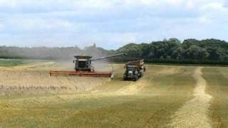 Class Lexion 600 and chaser bin