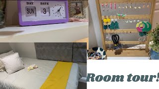 Room Tour! Vlogmas day 3🎄❤️