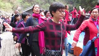 Chinese Dance at Wu Gorge with Eva's Best Luxury Travel!