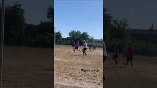 Футбол попав мʼячом в голову ! #спорт #футбол #football #гол #shorts