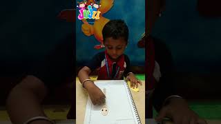 Our little bees are busy in crafting #childhoodeducation #funlearningexperience #activity