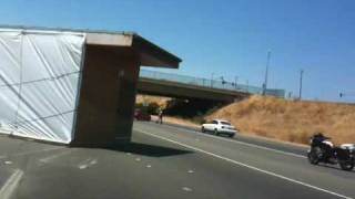 237 freeway Trailer debris video captured from iPhone3GS