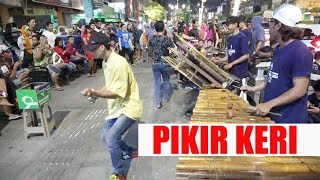 PRIA KEREN JOGET TEMON HOLIC / PENGAMEN MALIOBORO YOGYA / ANGKLUNG RAJAWALI