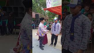 DAPAT BAJU GRATIS DARI PAK BUPATI