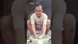 Cara mengupas singkong yang benar