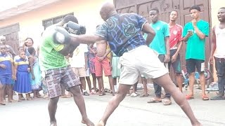 Wow😳💥! Watch as thousands of boxing lovers fill streets in Accra as two young boxers showcase skills