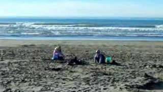 Day at the Beach - Mid June - Vid 2