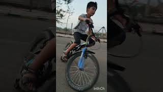 @Raising boy cycling stunts#cycling #stunts# melody 🚴🚵