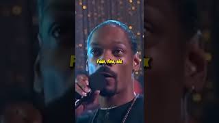 Snoop Dogg ROASTS opponent in a rap battle😭