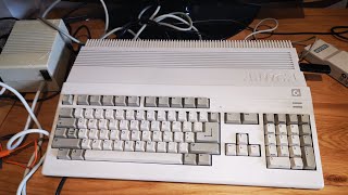 Playing my first ever game on a real Commodore Amiga 500!!