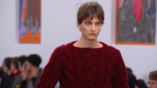 LOEWE Desfile Otoño-Invierno 2024 en la semana de la moda de París