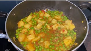 Spicy Peas & Potato Curry