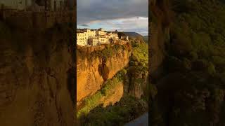 Golden hour at Puente Nuevo de Ronda (Ronda new bridge) - Ronda, Spain 🇪🇸