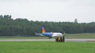 Allegiant Airlines Airbus A320-200 Taking off