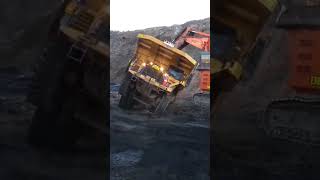 excavator loading truk hd #bus #truk #excavator #shorts