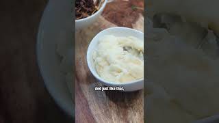 These are hands down the BEST mashed potatoes you’ll ever taste! #MashedPotatoes