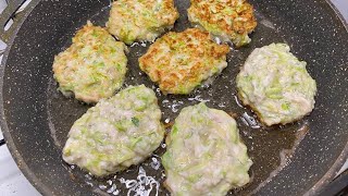 Беру Куриное филе, Кабачок и готовлю вкусный Ужин или обед. Этот рецепт меня покорил простотой...