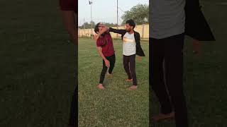 Self defense on road side✊ 🥋 #taekwondo #viral #kungfu #treding #karate #selfdefense #shorts #boxing