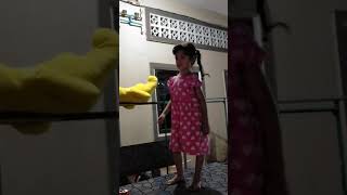 Video Funny  អូនកាកា មានដុងទាំងពីរតូចហើយ បទអីក៏ចេះដែរ