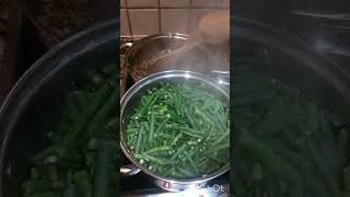 بداية سنة جديدة خضراء #لوبيا_لحمة#ثوم#greenbeans #meat#onionالامارات#العراق#سوريا#مصر#السعودية