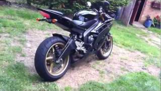 Yamaha R6 Black and Gold Akrapovic megaphone GP exhaust sound 2010