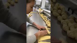 how it's actually made -Have you seen how do they make croissants ?