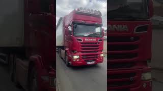 SCANIA rouge