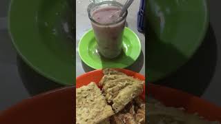 minuman herbal plus pisang goreng