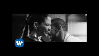 Manuel Medrano Ft. Natalia Jiménez - La Mujer Que Bota Fuego