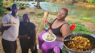 catch clean and cook Curry mud crab at the Riverside for our guests after the hurricane