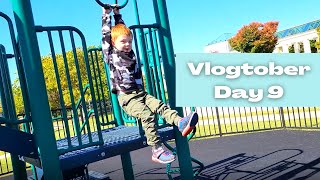 Vlogtober Day 9: Impromptu what's in my purse | Park with Seb