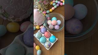 Cool Whipped Cream Dyed Easter Eggs - So easy, colorful and fun for an Easter dinner table🙂🙂