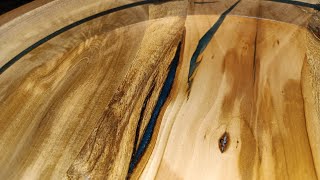 Knots bowl with turquise resin - Woodturning