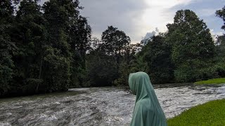 Masak indomie di pinggir sungai