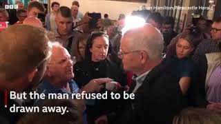 Australia election  Pensioner berates PM Scott Morrison at pub photo op   BBC News