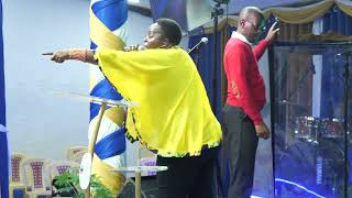 Ade leading Ni Yesu -Dennis Owano