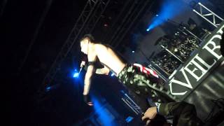 Black veil brides - bulletproof (live in Sheffield 2013)