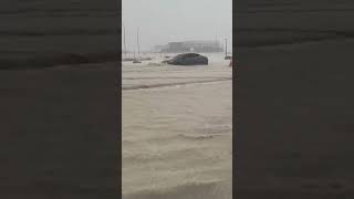 Heavy rains lashes across Abu Dhabi and Dubai, Sharjah #salalah #flood #salalahblogger #rain #dubai