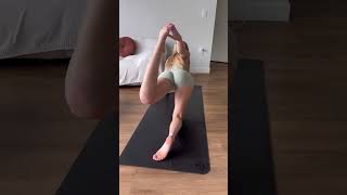 😍 Yoga With Anna 😍 Relaxing Yoga Flow with Friends 🧘‍♀️👍📨 Deep Stretch & Relaxation #yoga #shorts