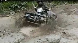 ATV MUDDING King Quad 750 Polaris 700 Unstuck!