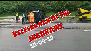 Sekilas Info: MOBIL TERBALIK DI RUAS TOL JAGORAWI