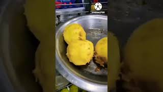 Mumbai का Famous CheeseBurst Vadapav😱😱,इससे स्वादिष्ट Vadapav आपको कहीं नहीं मिलेगा😋🤤#shorts#vadapav