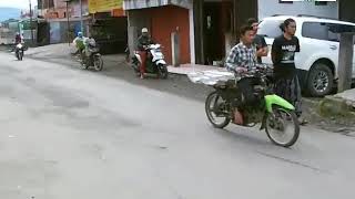 AKSI GOTONG-ROYONG JALAN DI KAYU ARO KERINCI.