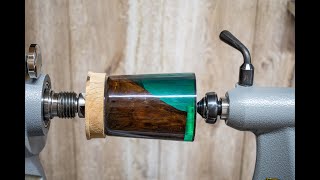 Woodturning - Lovely wallnut and resin glass