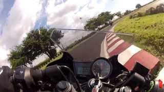 Yamaha R15 2.0 vs Fz16 Full HD